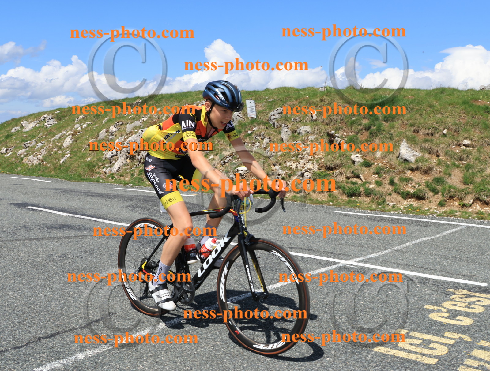 Col du Grand Colombier (2300).JPG