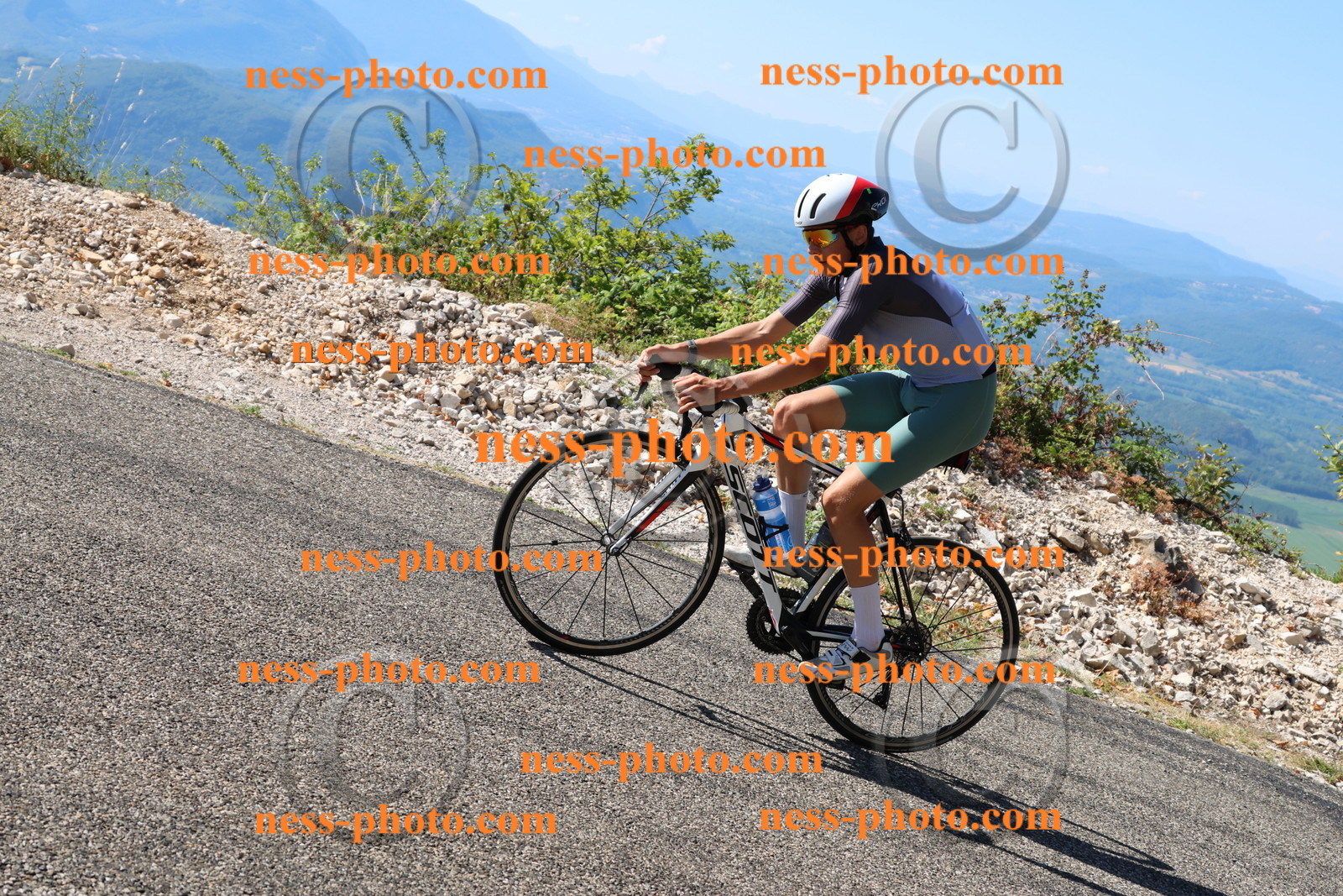 Col du Grand Colombier (1800).JPG