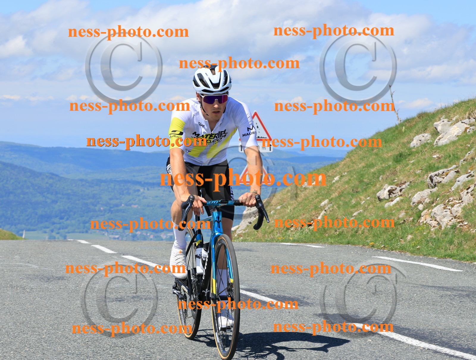 Col du Grand Colombier (1708).JPG