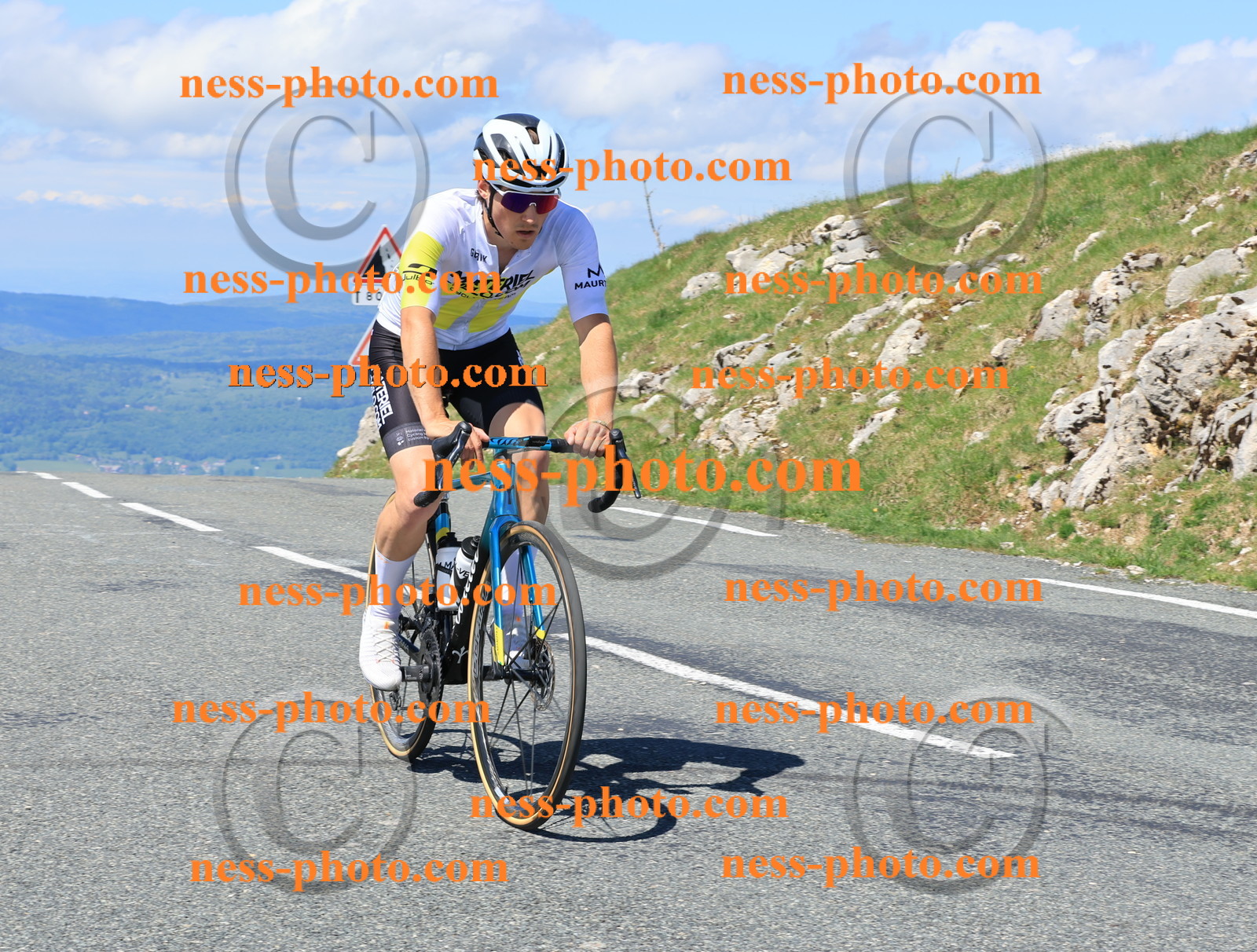 Col du Grand Colombier (1709).JPG