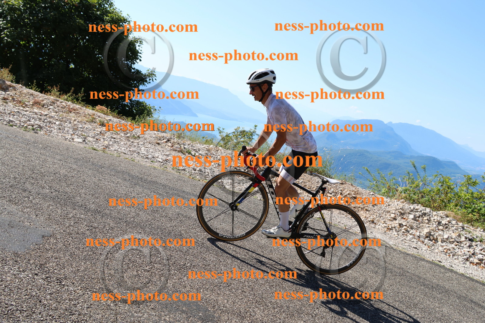 Col du Grand Colombier (1669).JPG